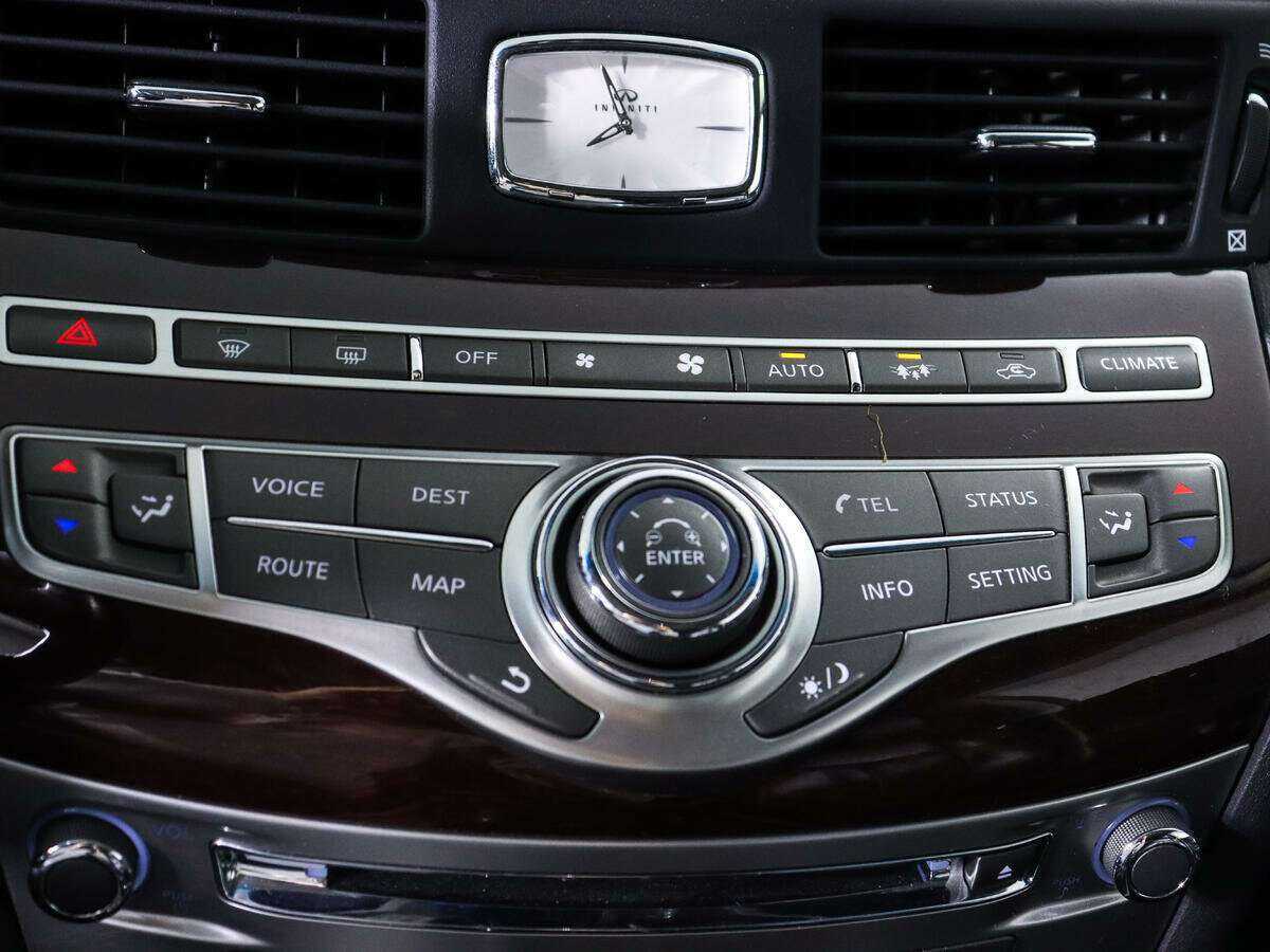 Infiniti Q70 2014 года с пробегом. Фото: #12