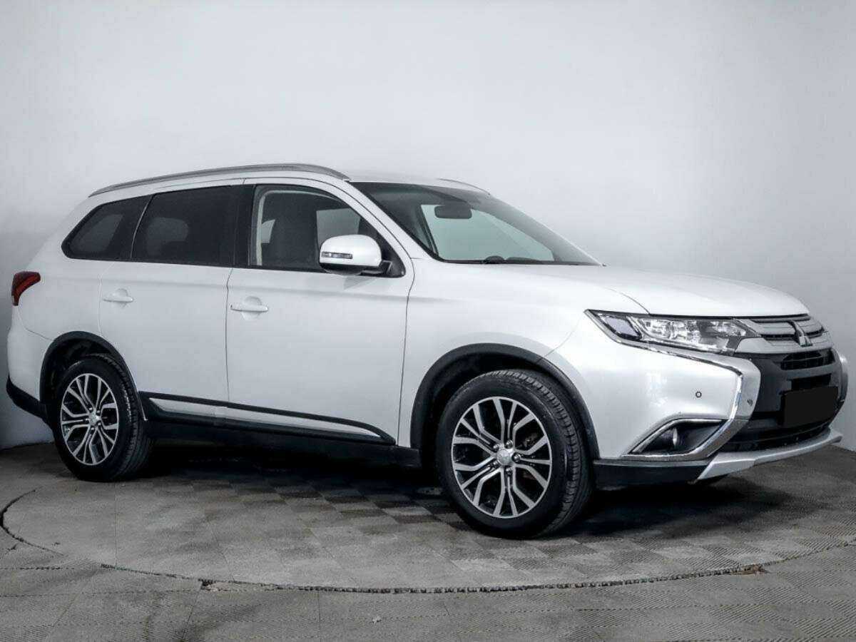 Mitsubishi Outlander 2018 года с пробегом. Фото: #2