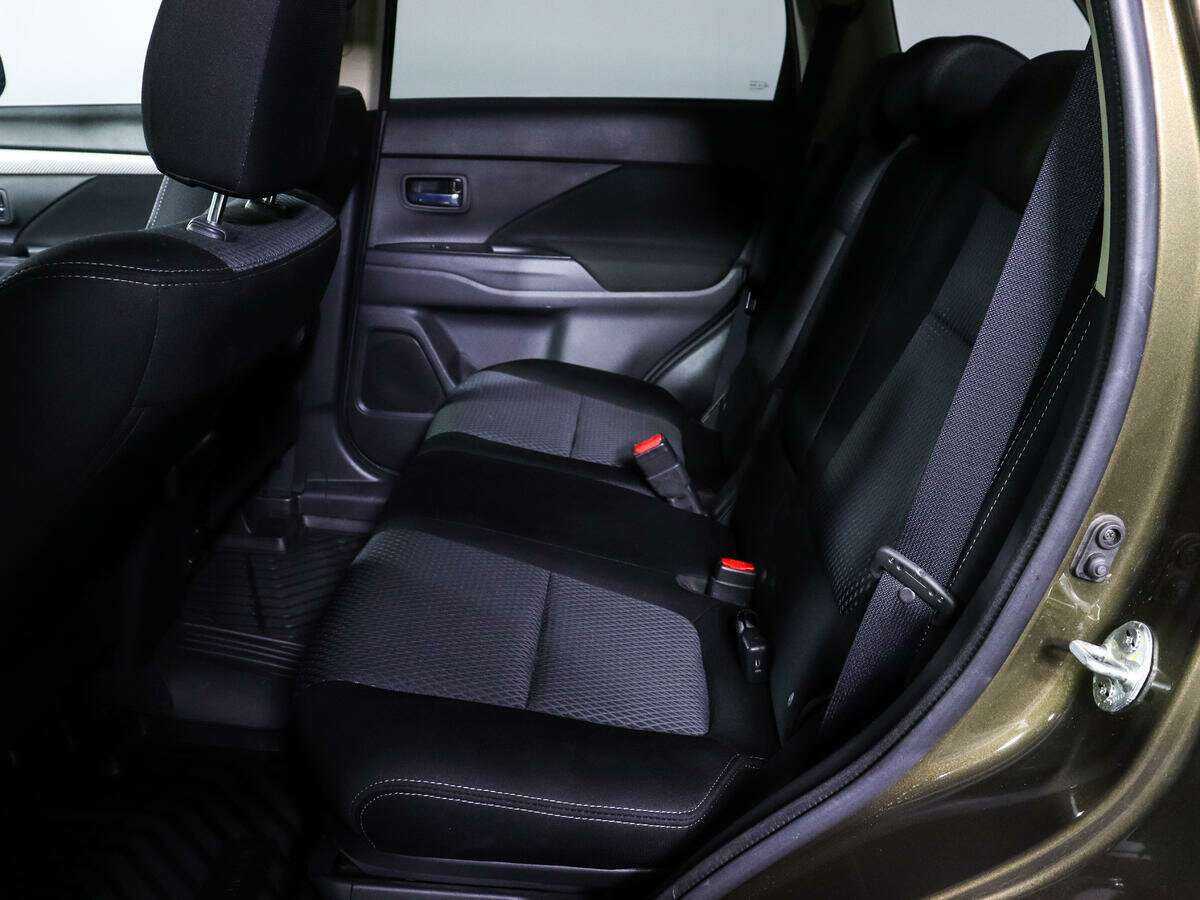 Mitsubishi Outlander 2018 года с пробегом. Фото: #9