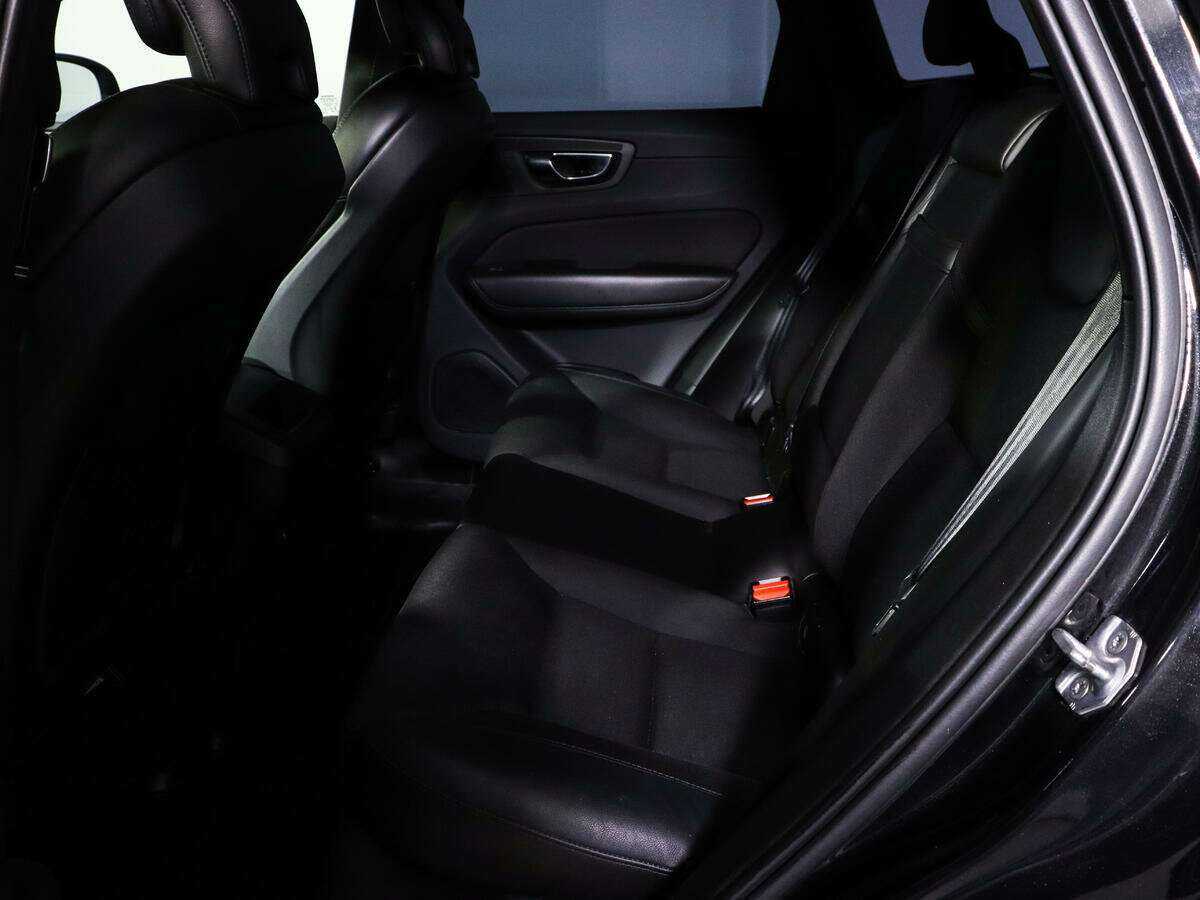 Volvo XC60 2018 года с пробегом. Фото: #9