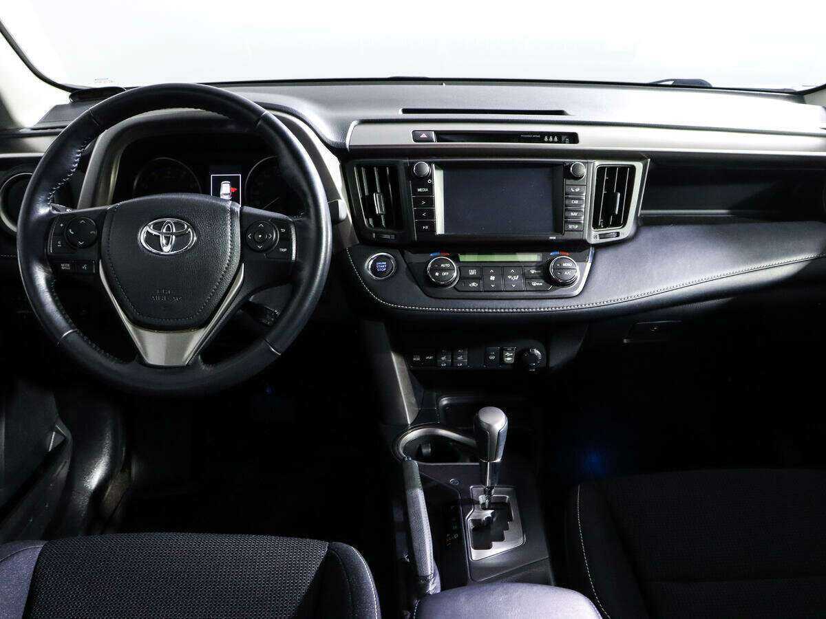 Toyota RAV4 2017 года с пробегом. Фото: #10