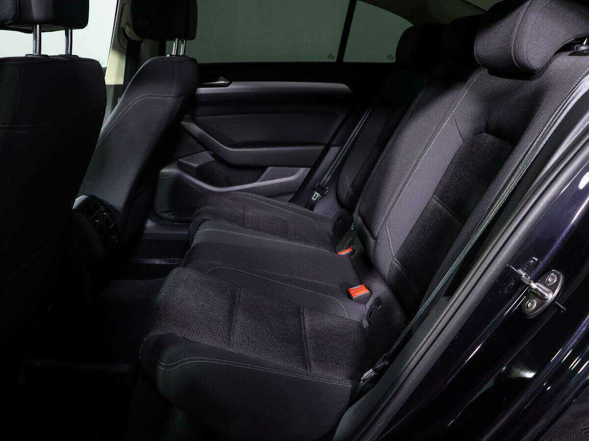 Volkswagen Passat 2015 года с пробегом. Фото: #9