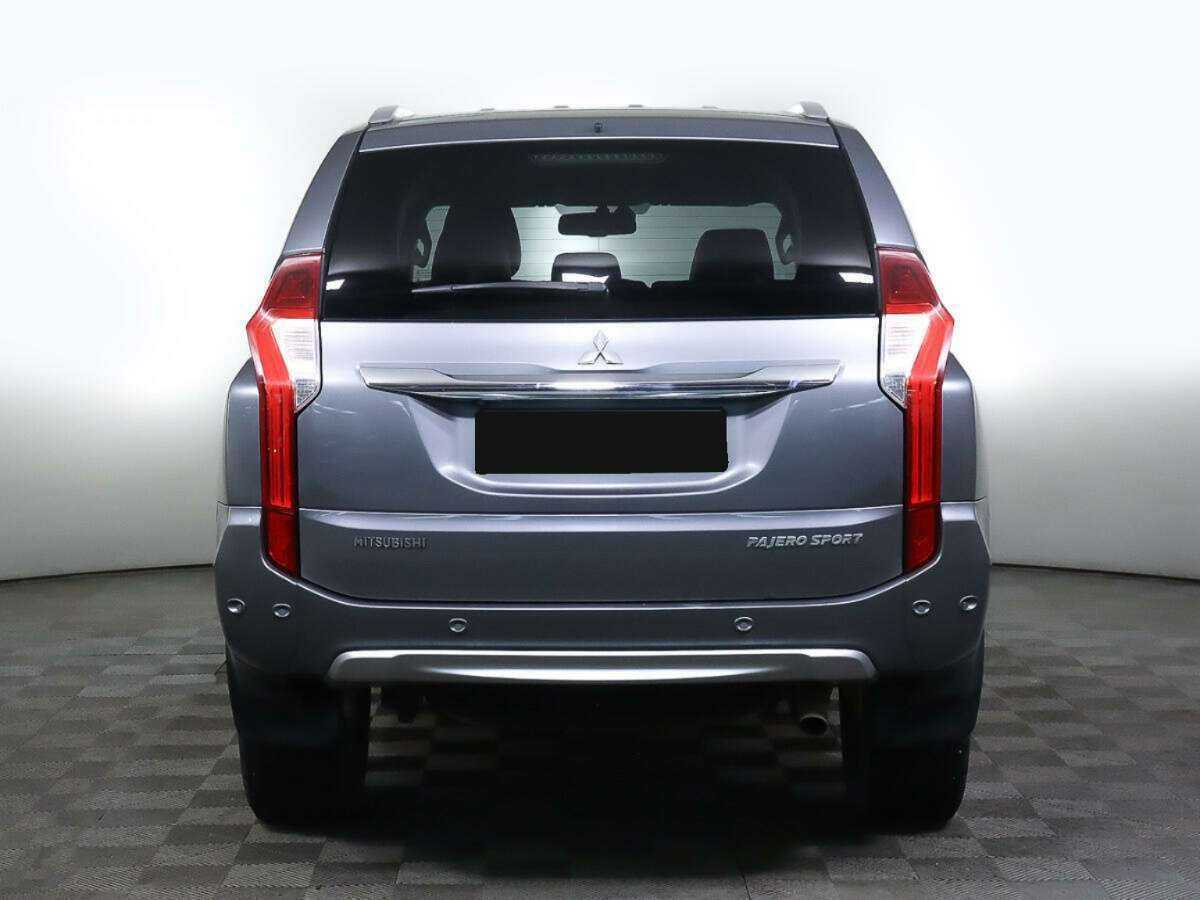 Mitsubishi Pajero Sport 2017 года с пробегом. Фото: #4