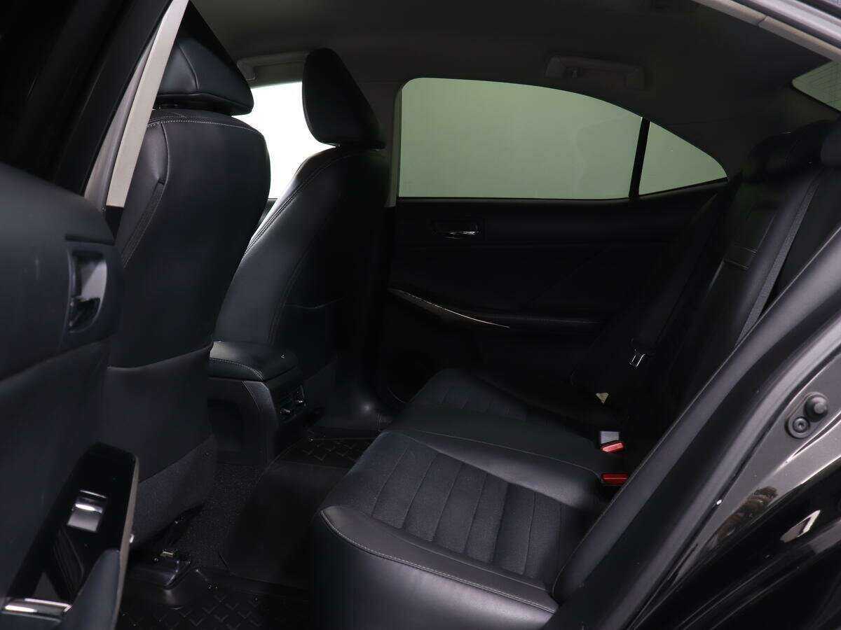 Lexus IS 2015 года с пробегом. Фото: #6