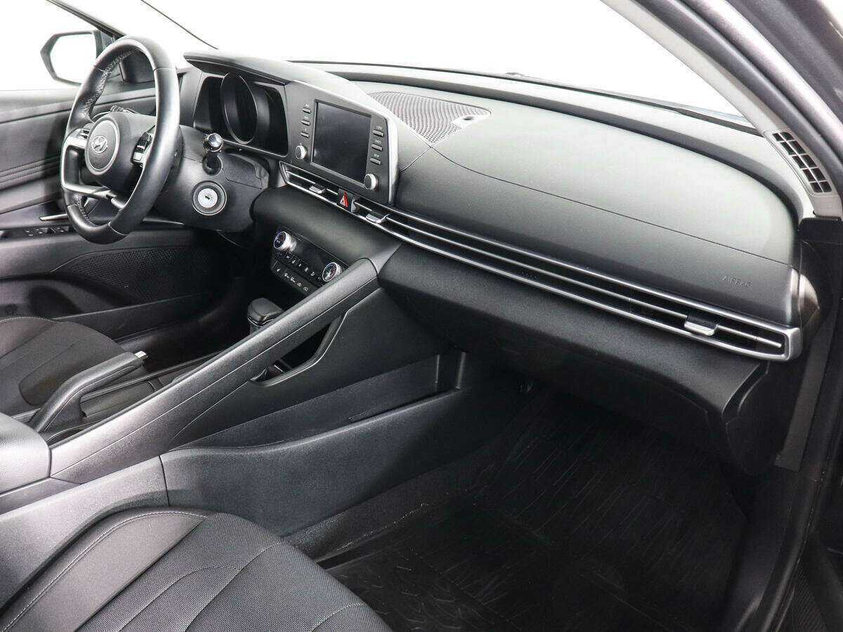 Hyundai Elantra 2022 года с пробегом. Фото: #10