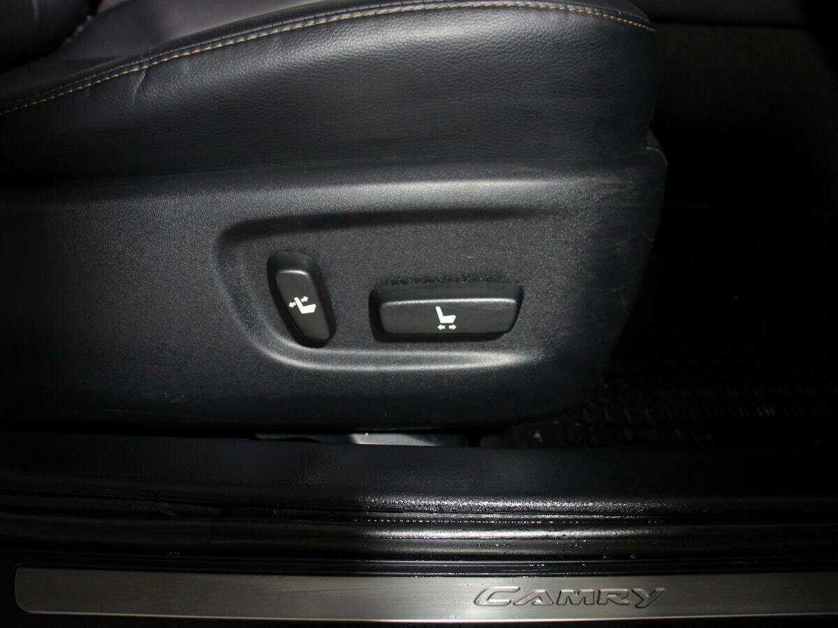 Toyota Camry 2018 года с пробегом. Фото: #14