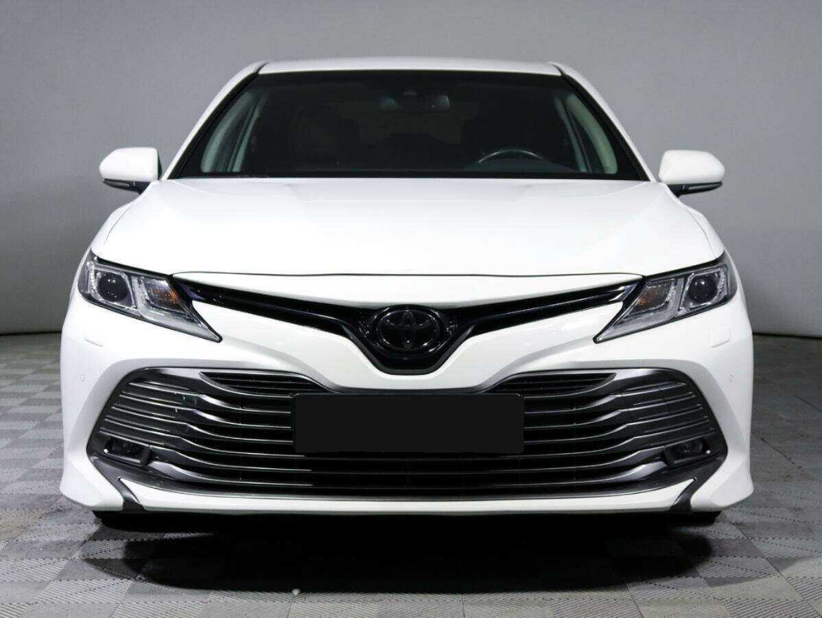 Toyota Camry 2018 года с пробегом. Фото: #1