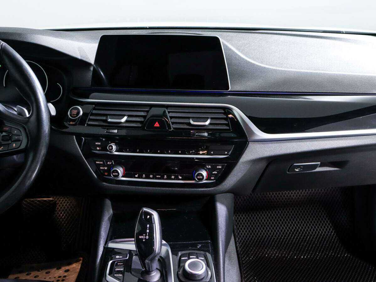 BMW 5 серии 2018 года с пробегом. Фото: #10