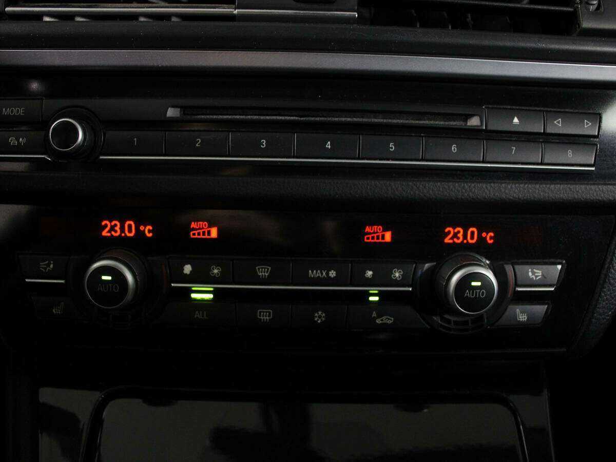 BMW 5 серии 2012 года с пробегом. Фото: #19