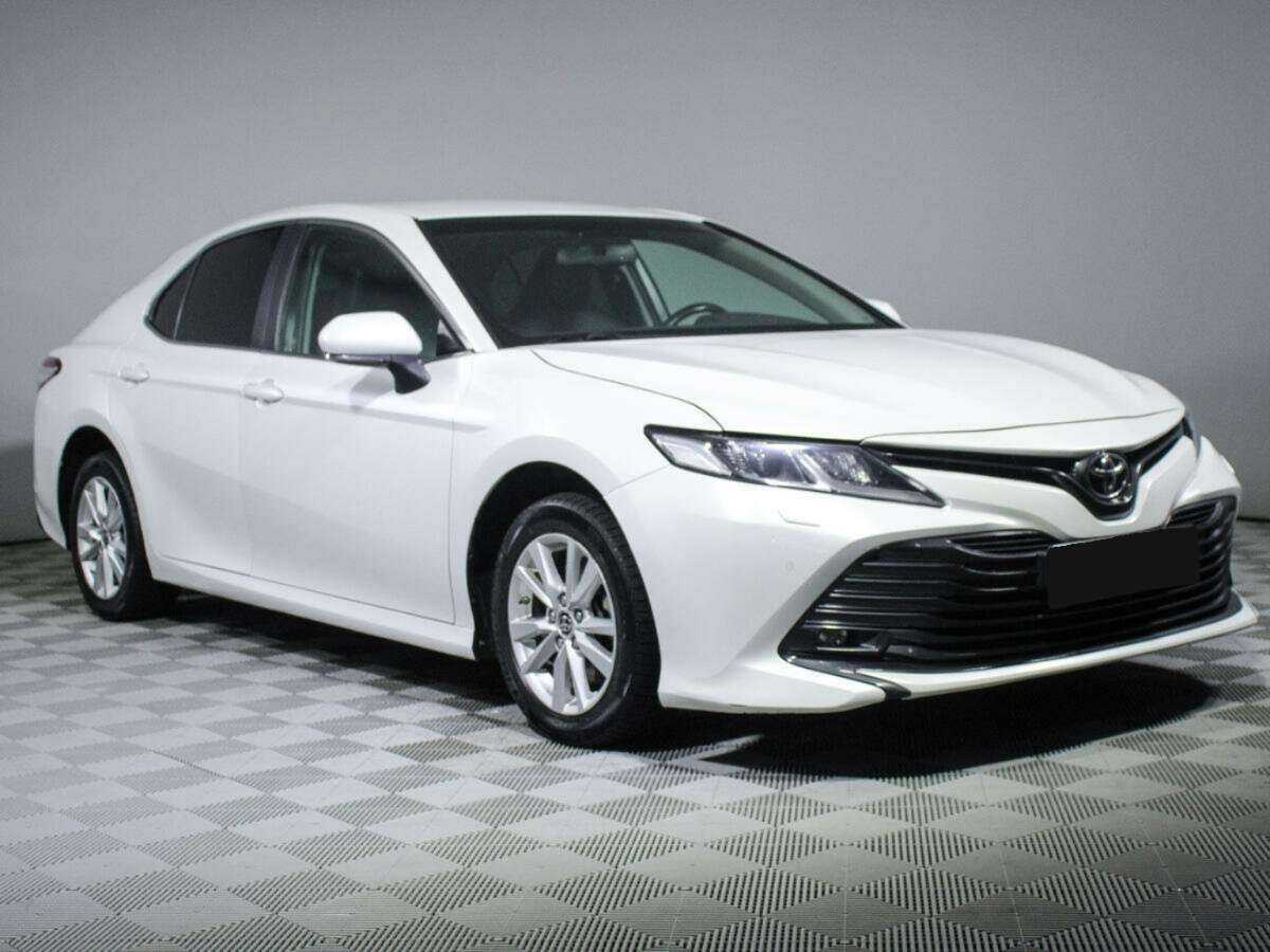 Toyota Camry 2020 года с пробегом. Фото: #2