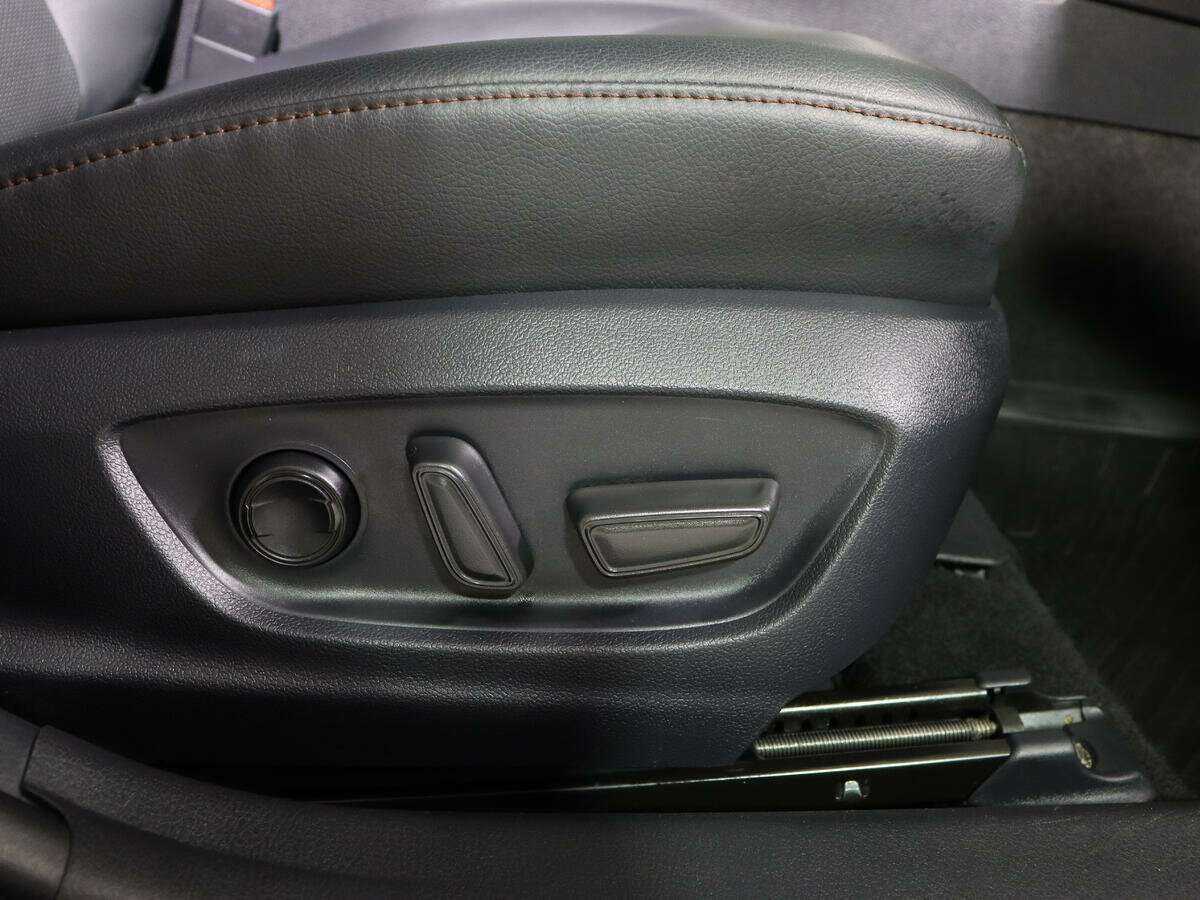 Toyota Camry 2018 года с пробегом. Фото: #12