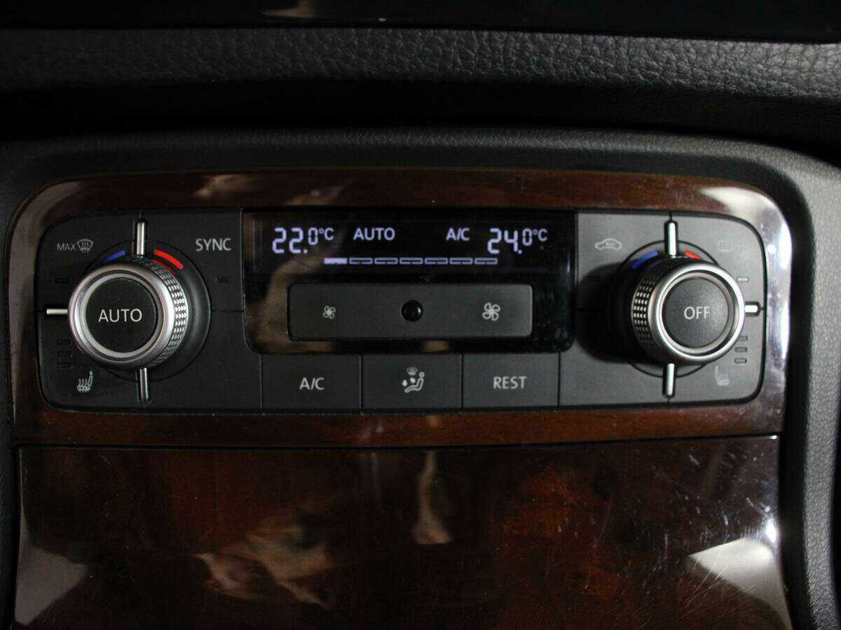 Volkswagen Touareg 2015 года с пробегом. Фото: #24