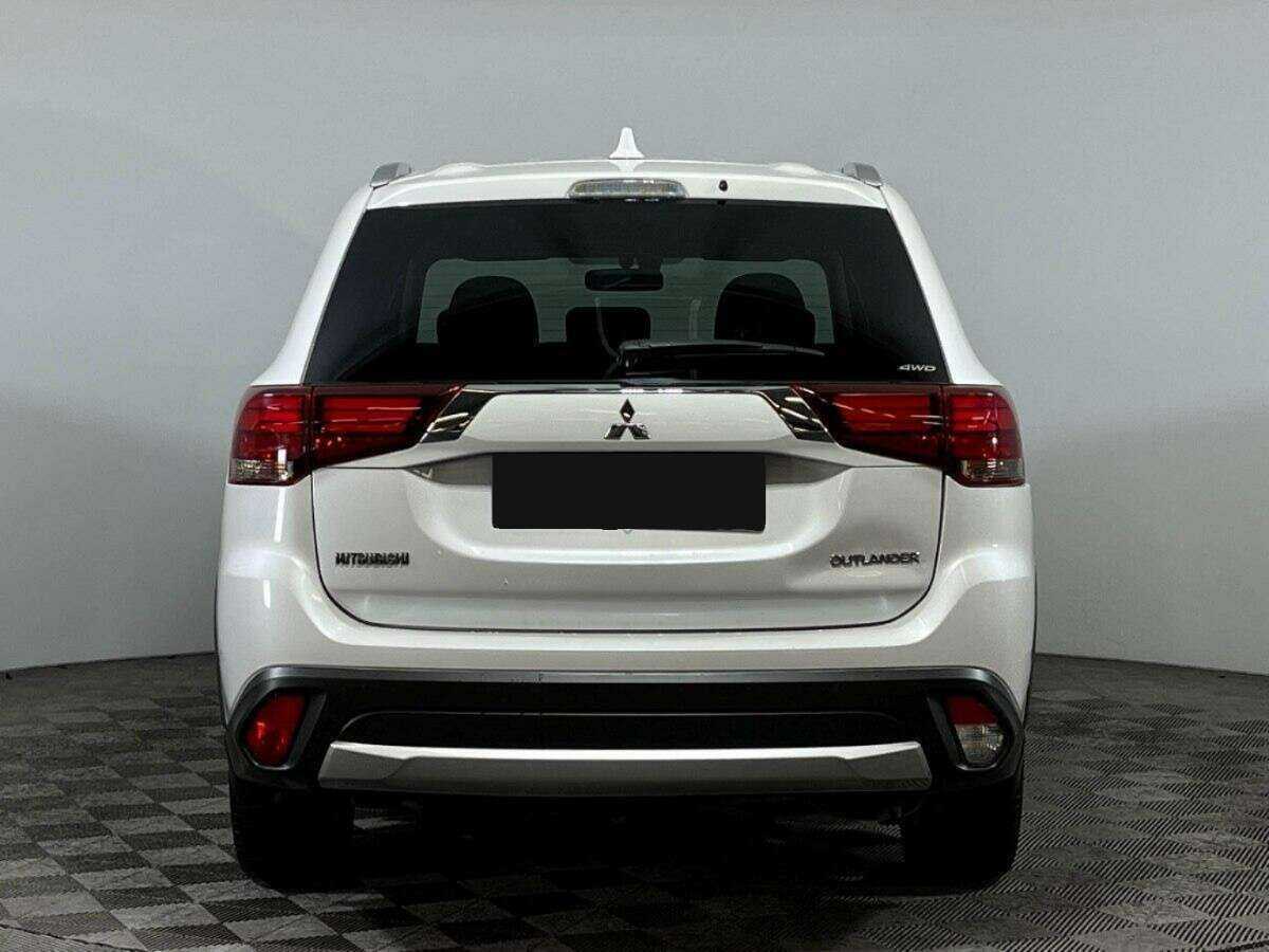 Mitsubishi Outlander 2018 года с пробегом. Фото: #5