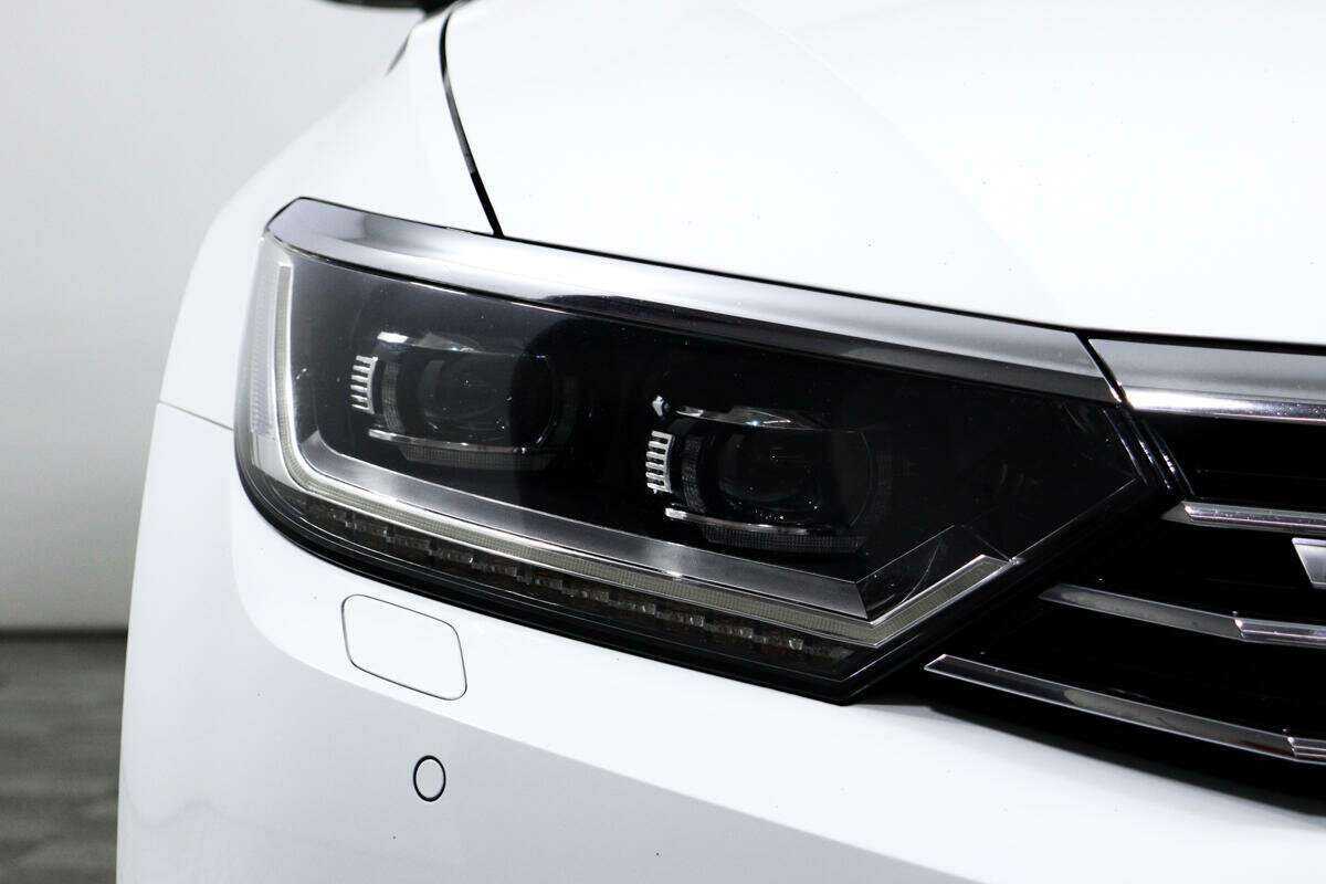 Volkswagen Passat 2018 года с пробегом. Фото: #13