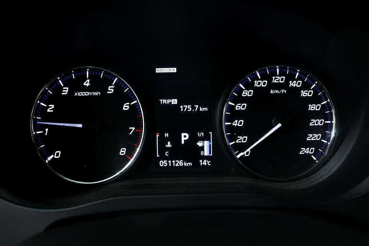 Б/У Митсубиши Оутлэндер 2013 года. Фото: #9