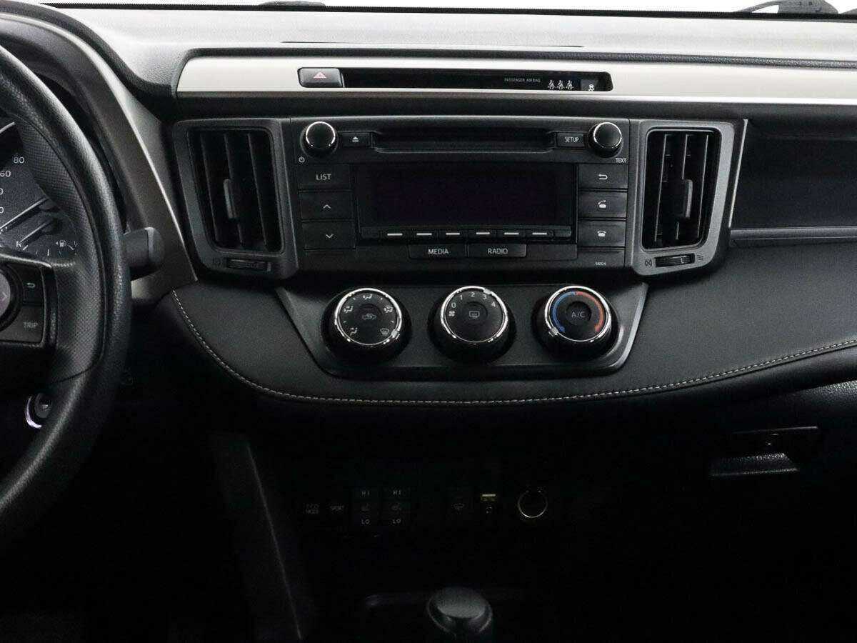 Toyota RAV4 2017 года с пробегом. Фото: #10