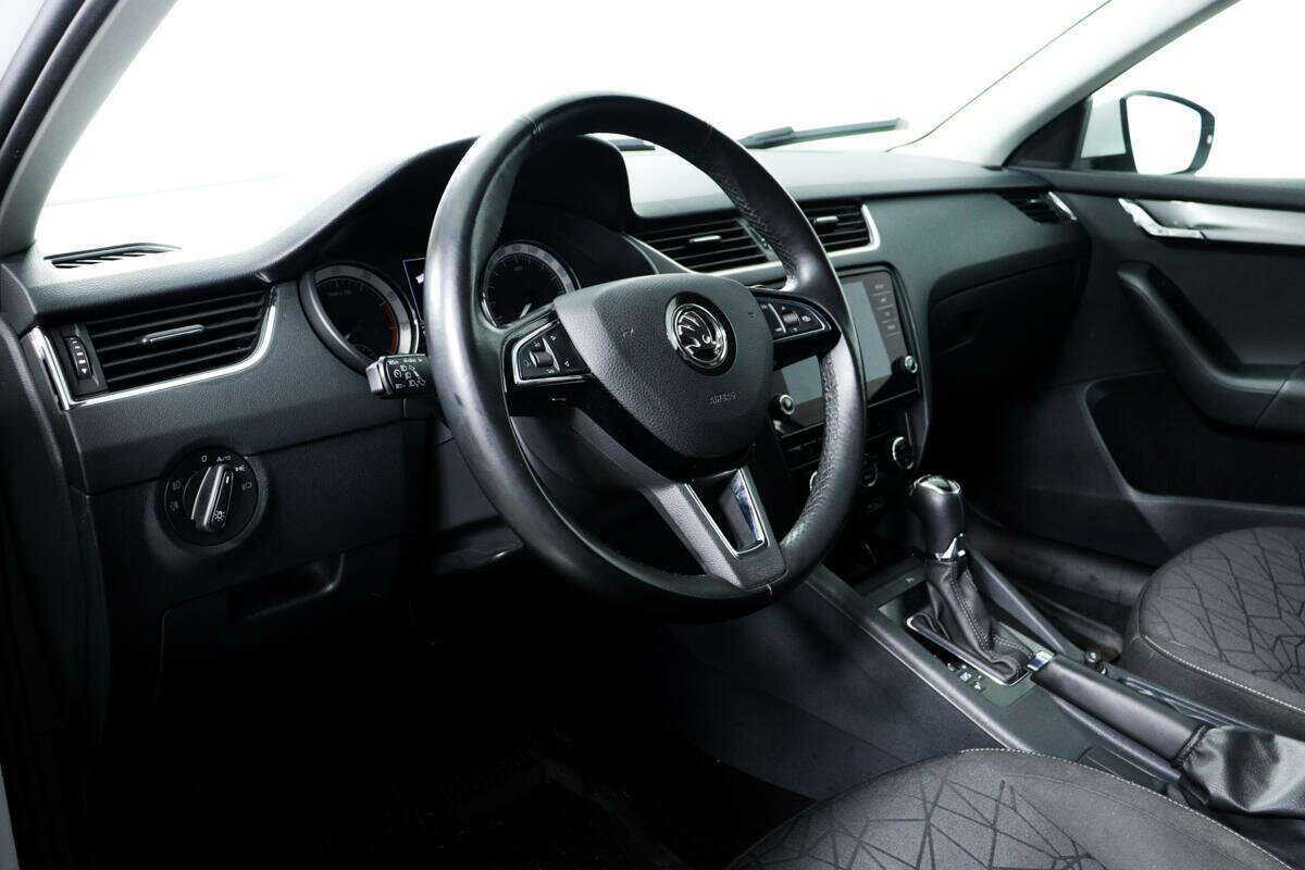 Skoda Octavia 2019 года с пробегом. Фото: #11