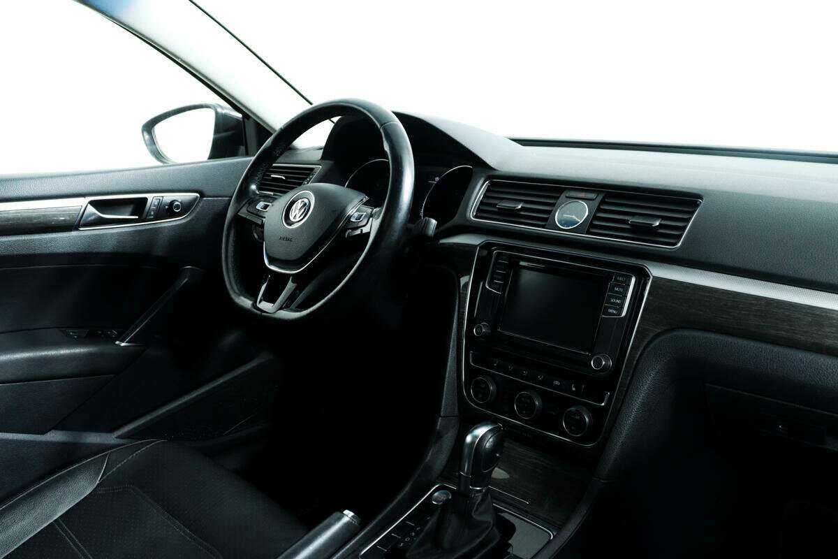 Volkswagen Passat 2017 года с пробегом. Фото: #8