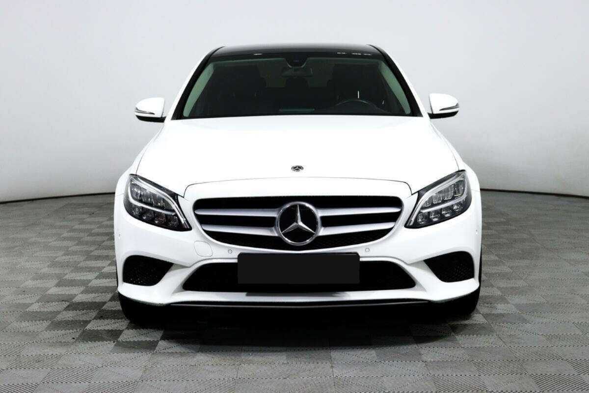 Mercedes-Benz C-Класс 2018 года с пробегом. Фото: #1