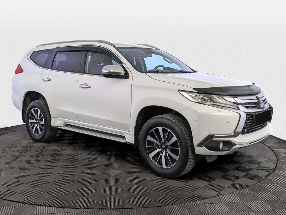Mitsubishi Pajero Sport 2017 года с пробегом. Фото: #2