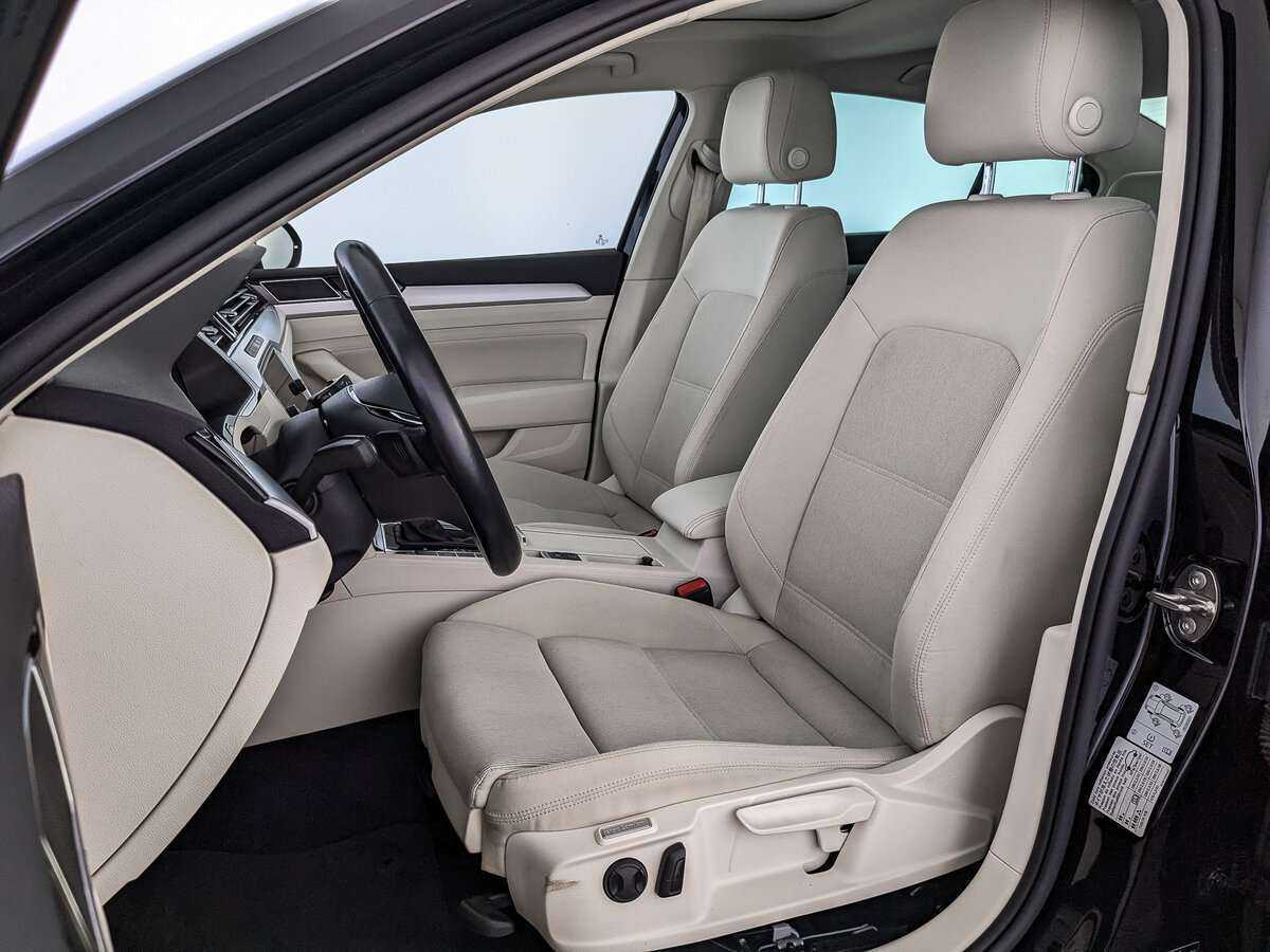 Volkswagen Passat 2018 года с пробегом. Фото: #15