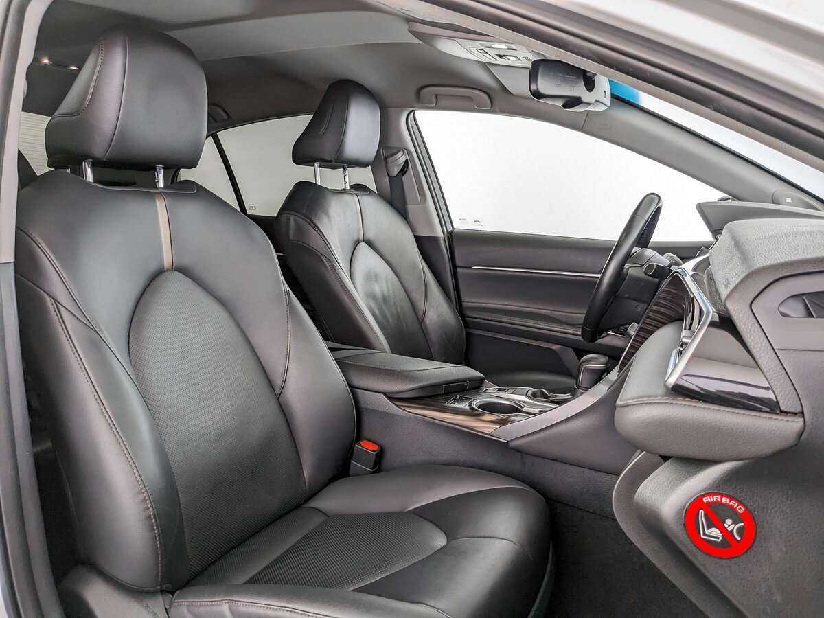 Toyota Camry 2019 года с пробегом. Фото: #23