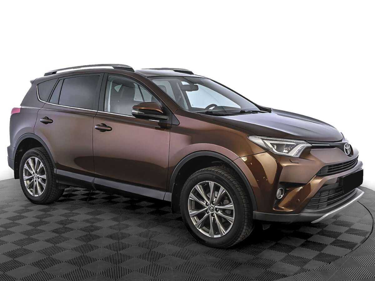Toyota RAV4 2017 года с пробегом. Фото: #2