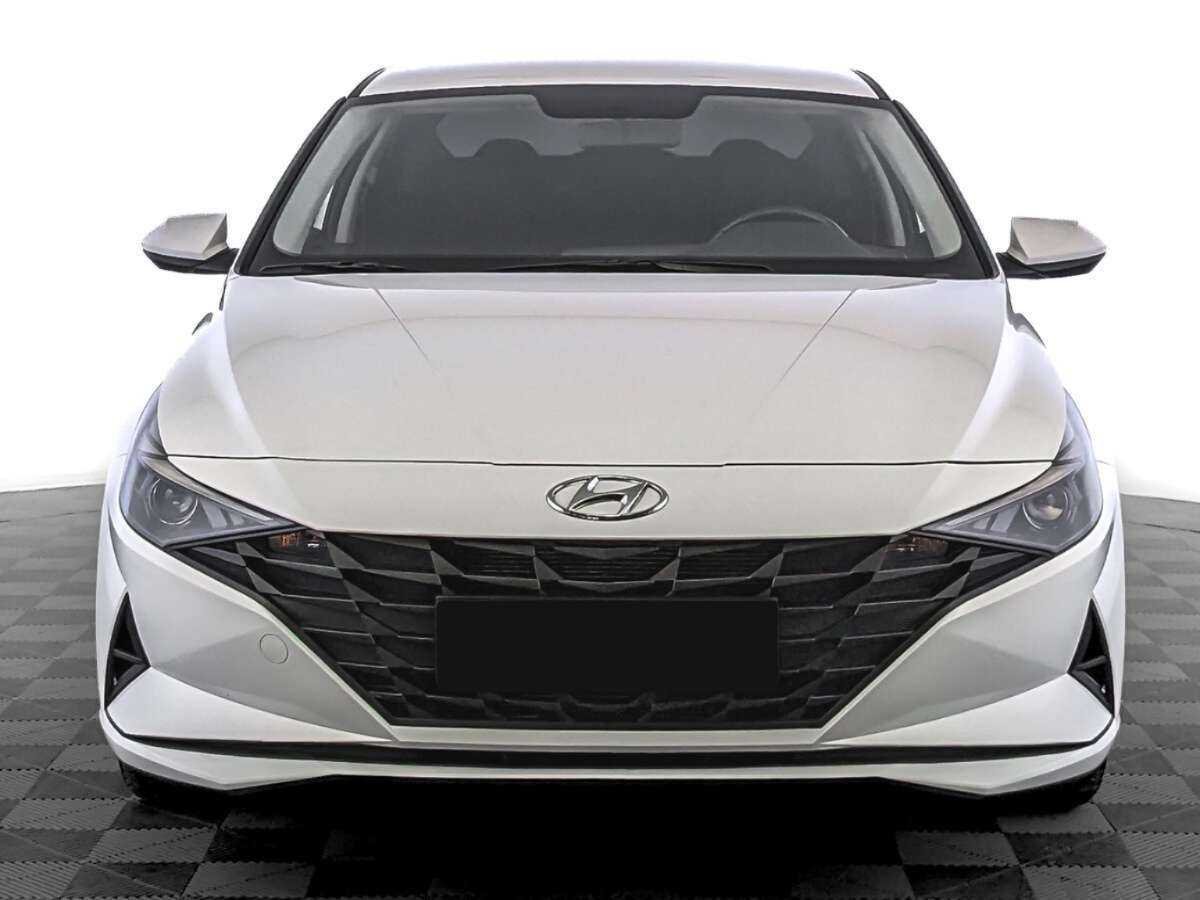 Hyundai Elantra 2022 года с пробегом. Фото: #1