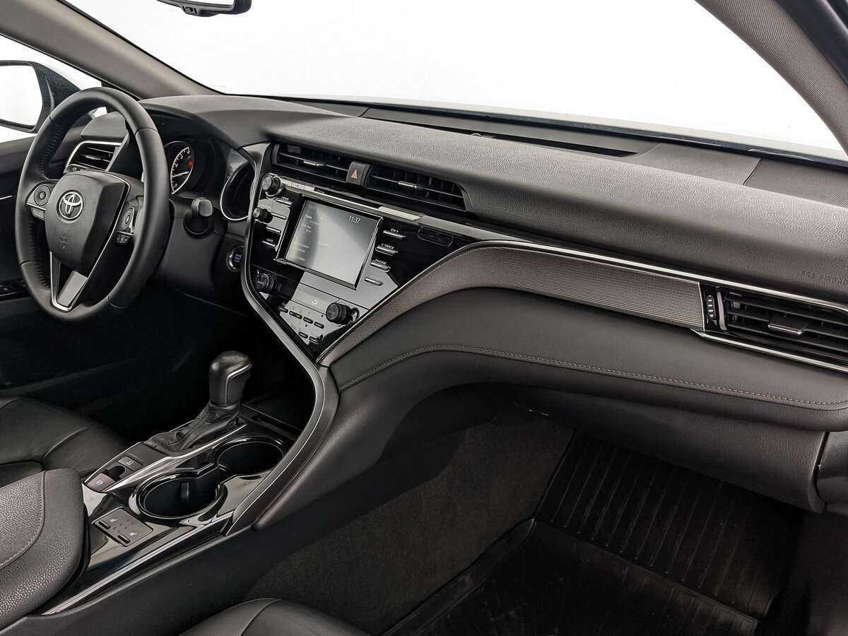 Toyota Camry 2020 года с пробегом. Фото: #12