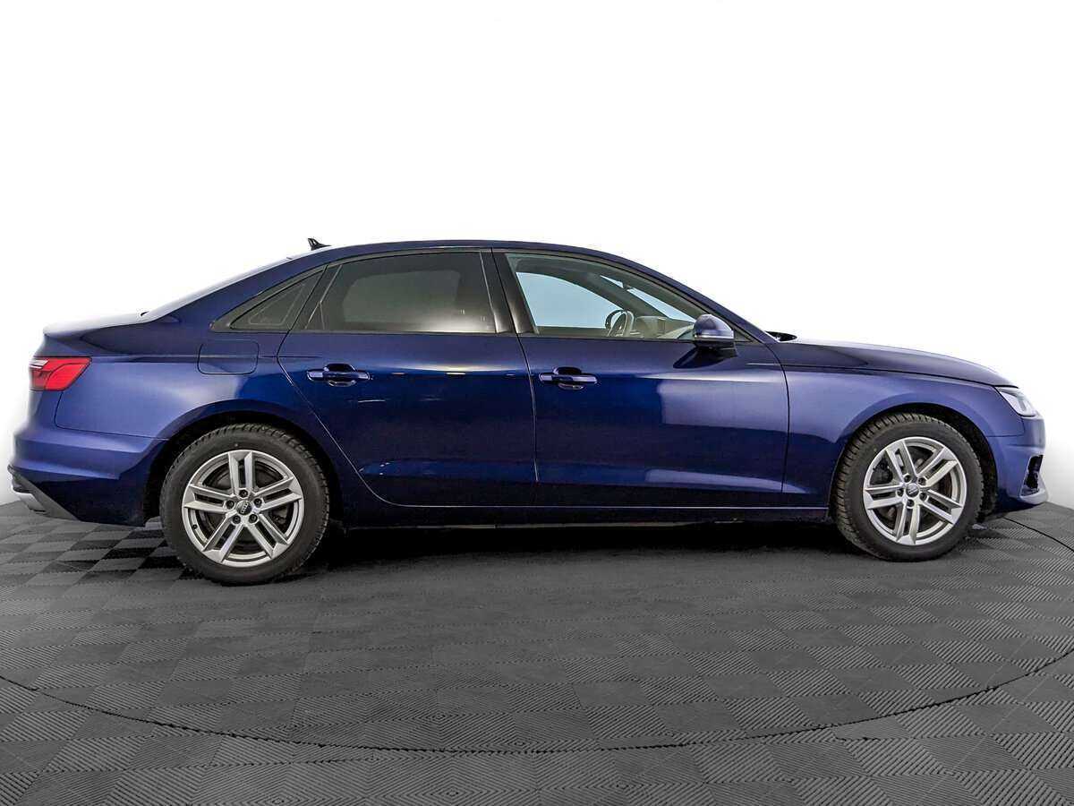 Audi A4 2021 года с пробегом. Фото: #3