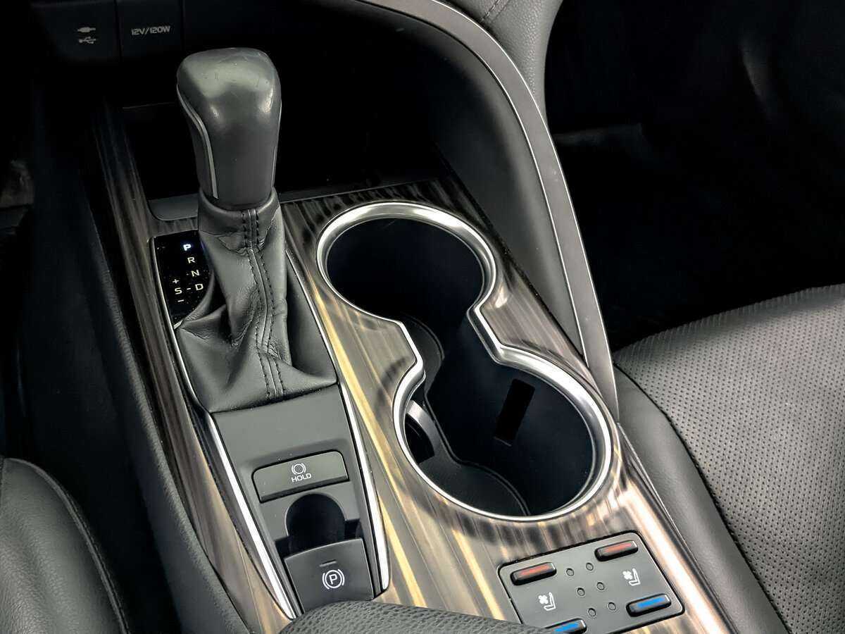 Toyota Camry 2018 года с пробегом. Фото: #21