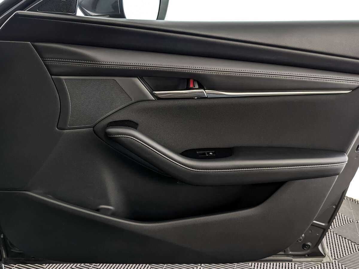 Mazda 3 2019 года с пробегом. Фото: #18