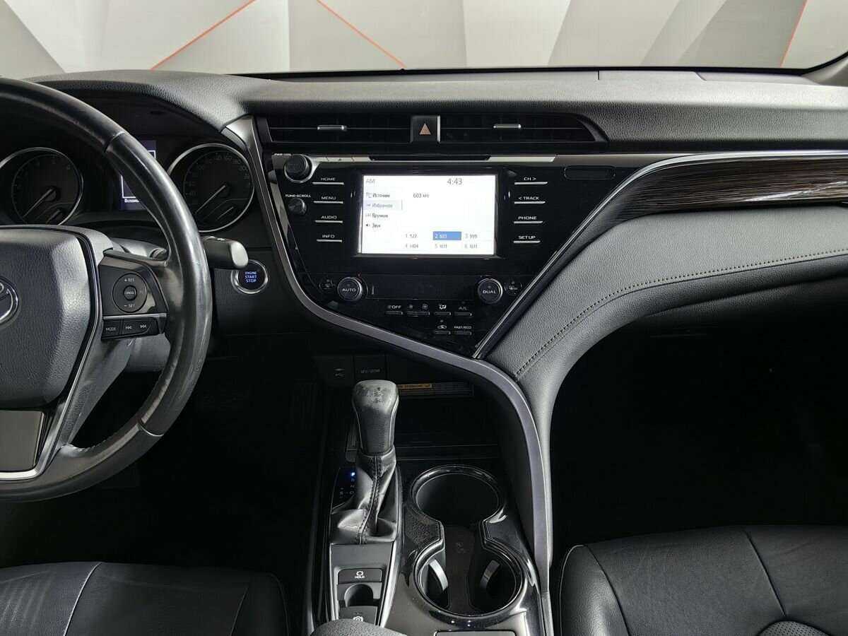 Toyota Camry 2019 года с пробегом. Фото: #10