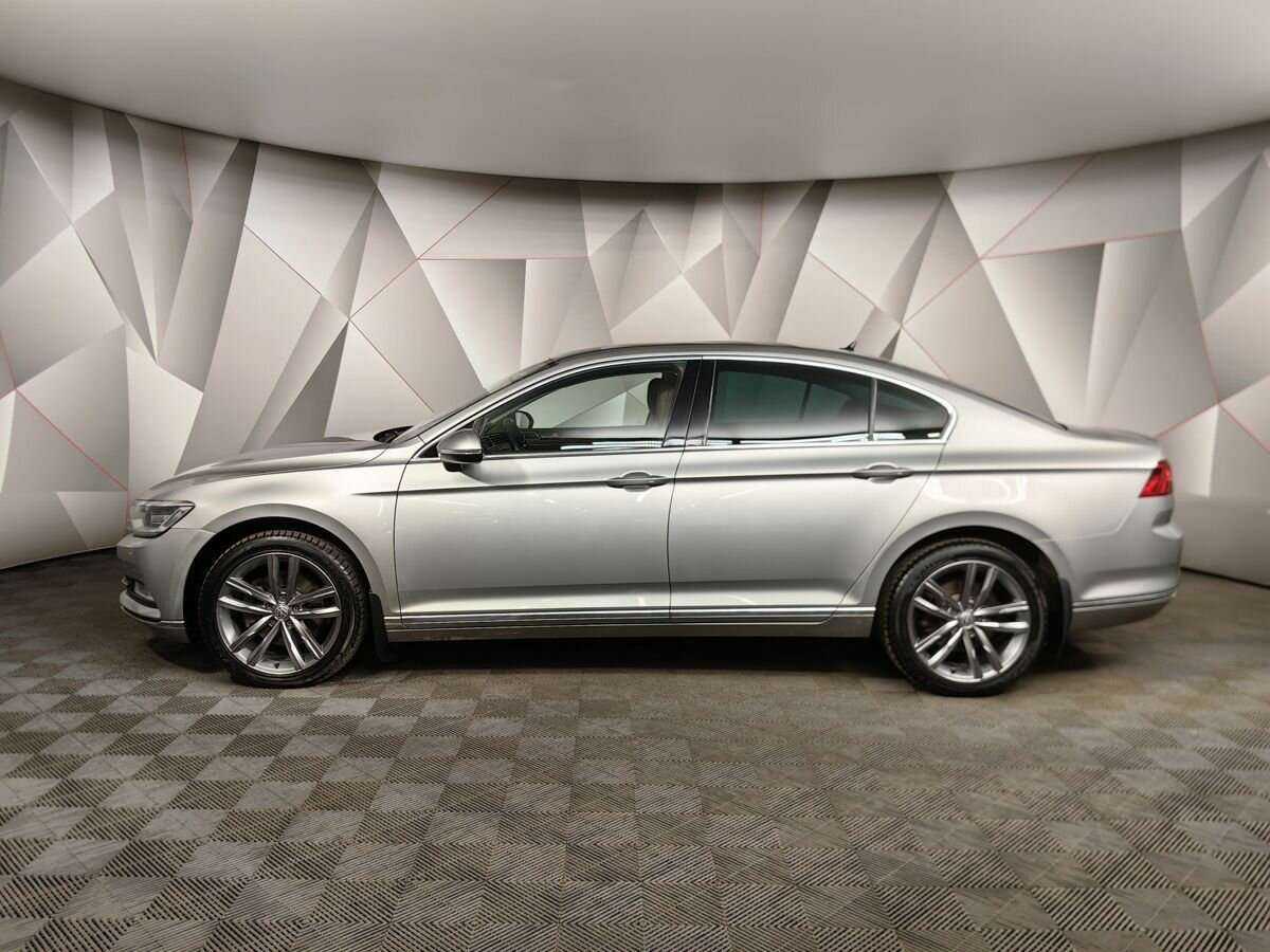 Volkswagen Passat 2017 года с пробегом. Фото: #4