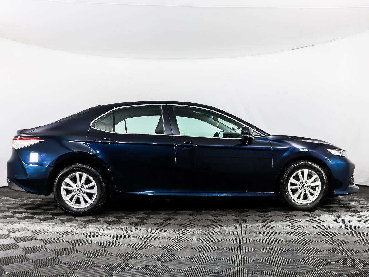 Toyota Camry 2020 года с пробегом. Фото: #2