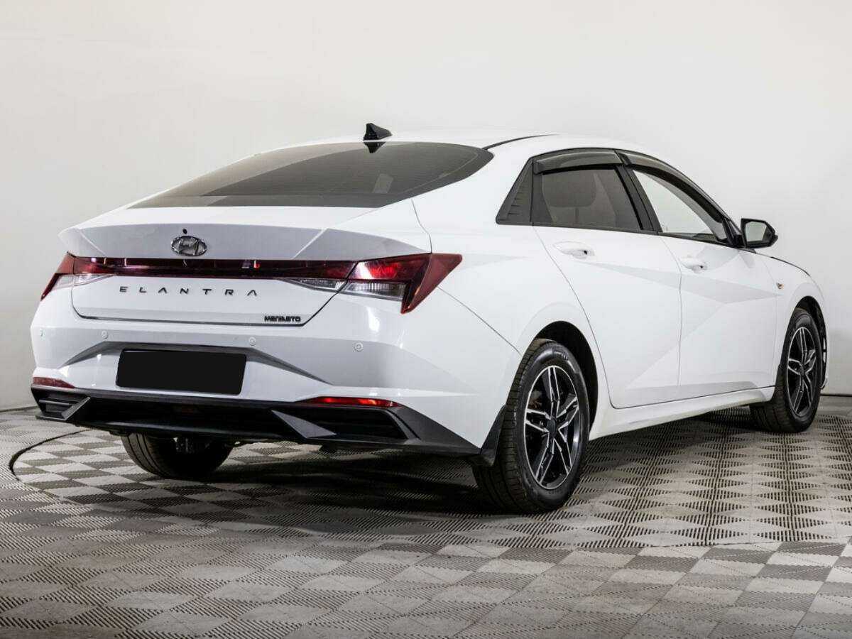 Hyundai Elantra 2020 года с пробегом. Фото: #3