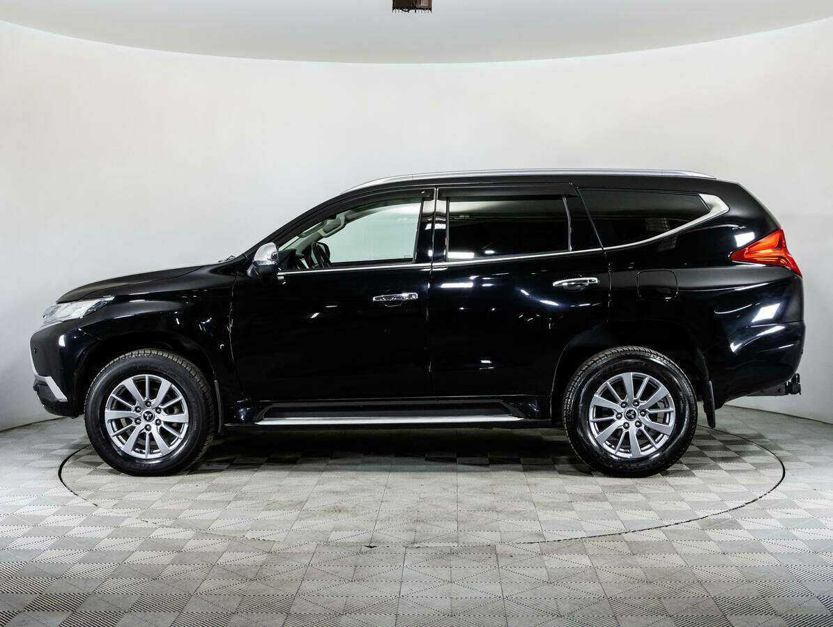 Mitsubishi Pajero Sport 2017 года с пробегом. Фото: #7