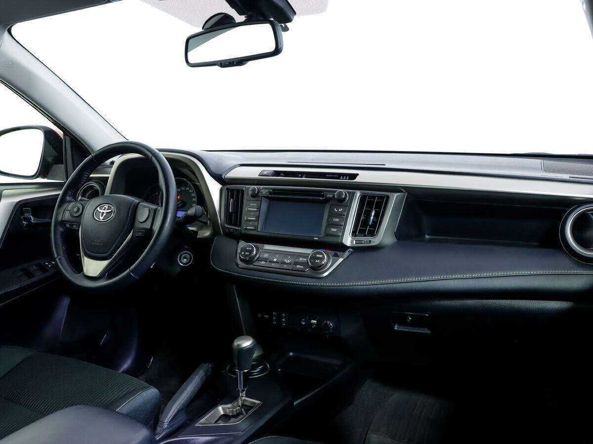 Toyota RAV4 2015 года с пробегом. Фото: #6