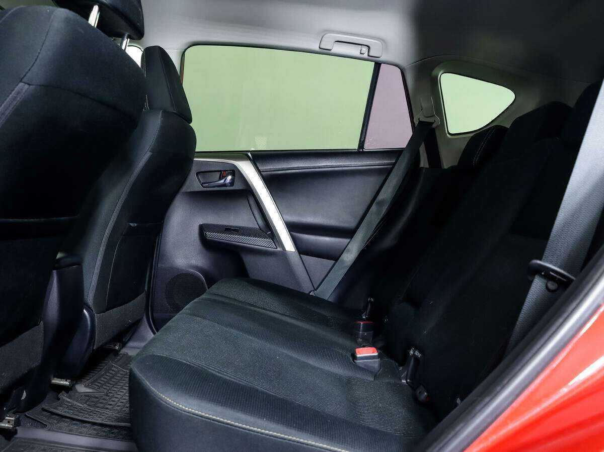 Toyota RAV4 2015 года с пробегом. Фото: #8