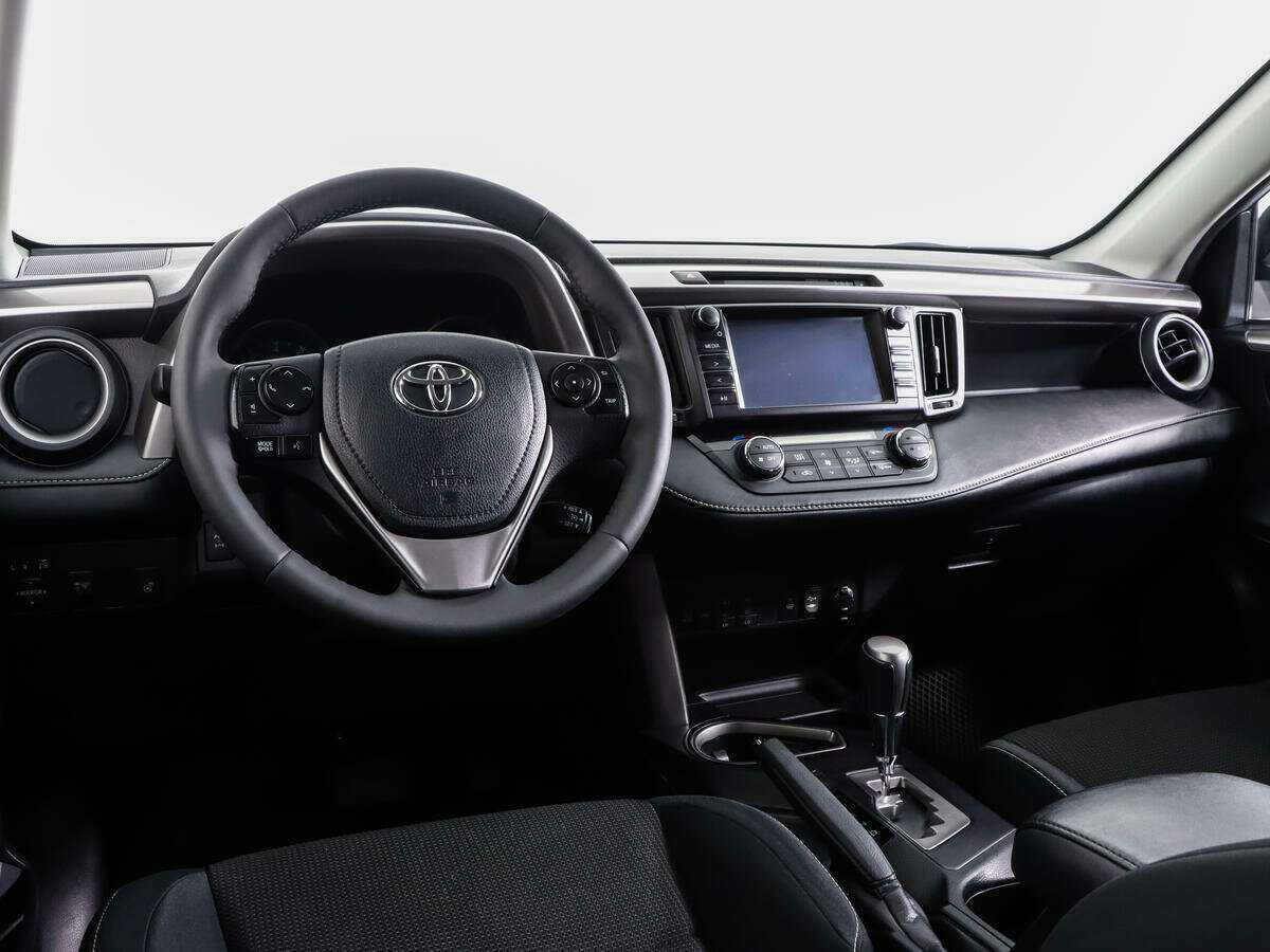 Toyota RAV4 2017 года с пробегом. Фото: #8