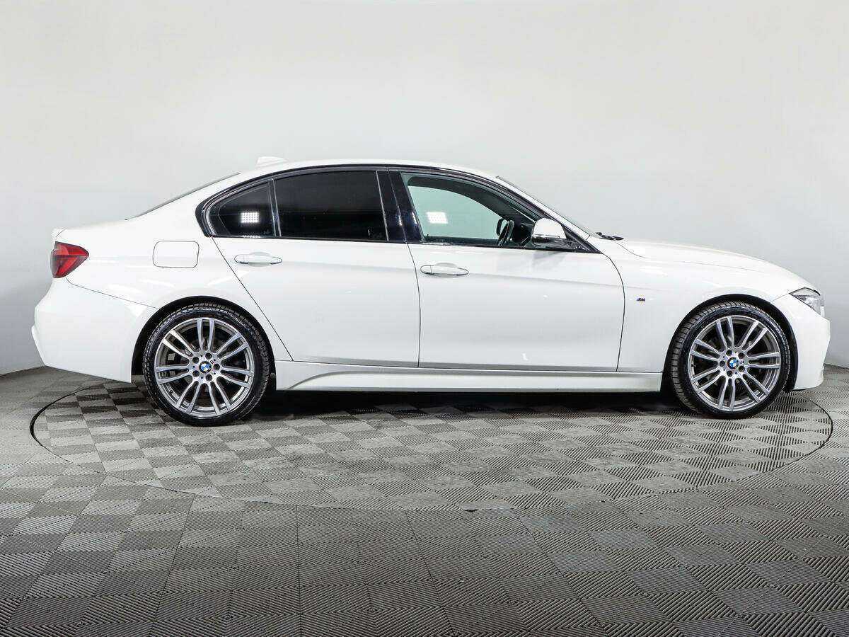 BMW 3 серии 2018 года с пробегом. Фото: #3