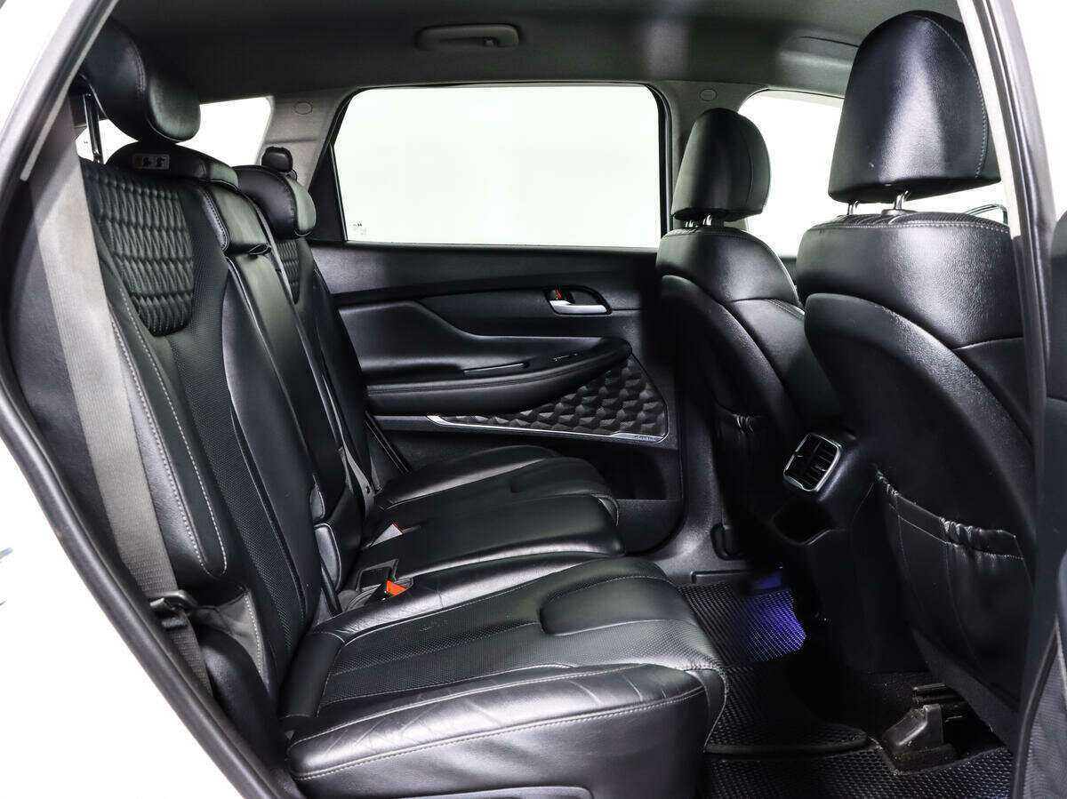 Hyundai Santa Fe 2018 года с пробегом. Фото: #9