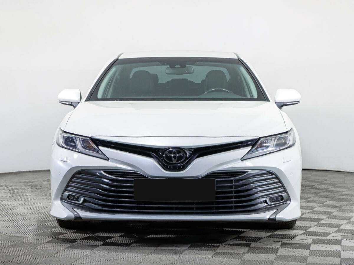 Toyota Camry 2018 года с пробегом. Фото: #1