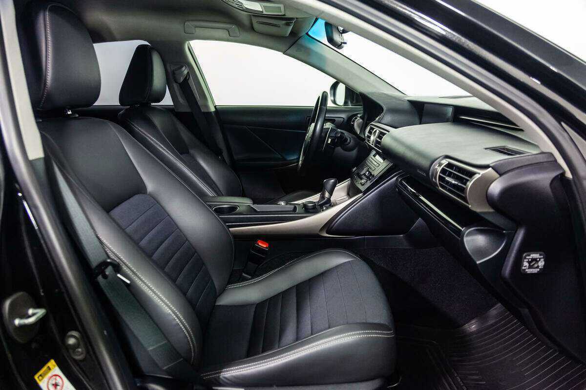Lexus IS 2014 года с пробегом. Фото: #9
