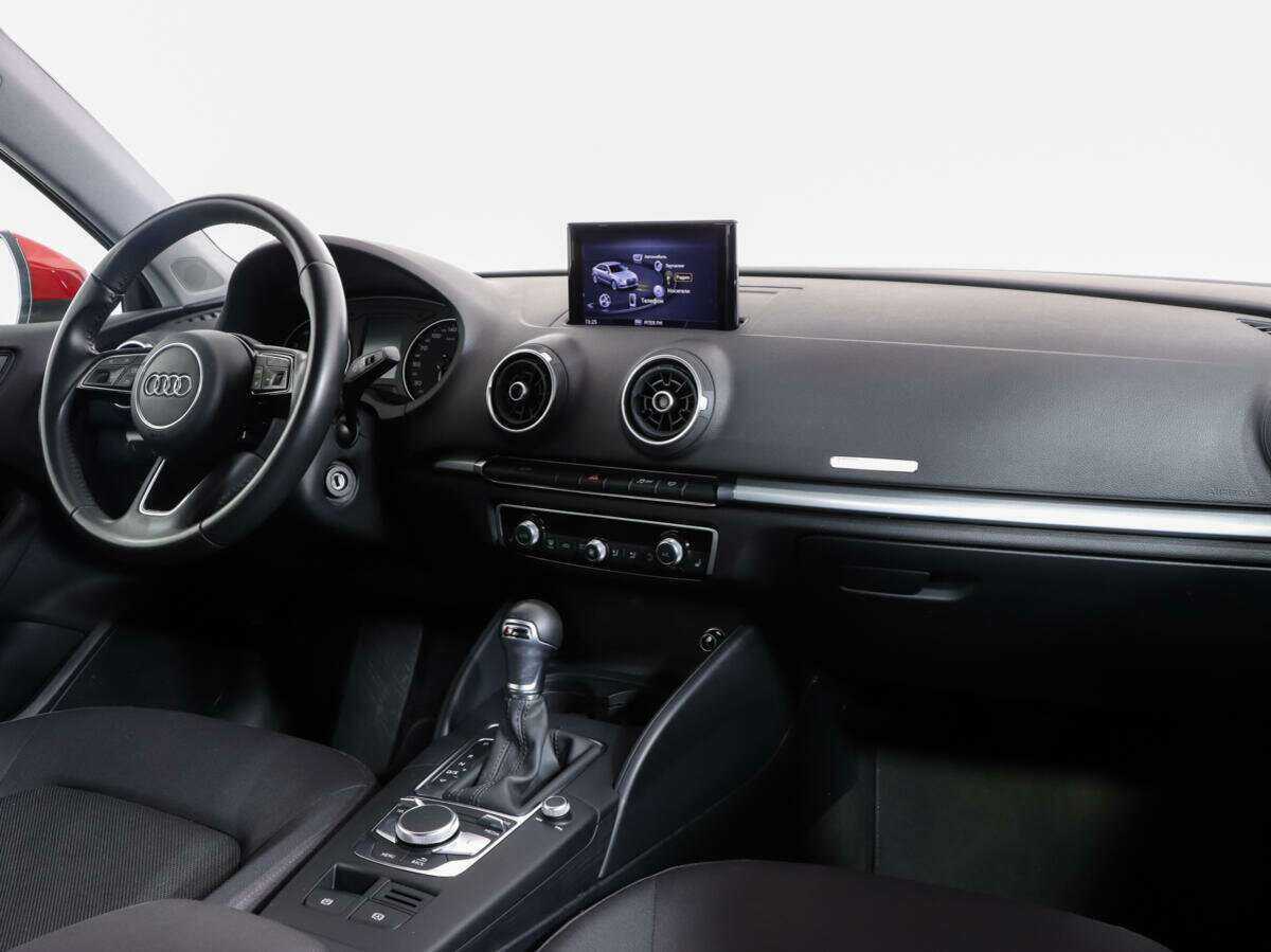 Audi A3 2020 года с пробегом. Фото: #8