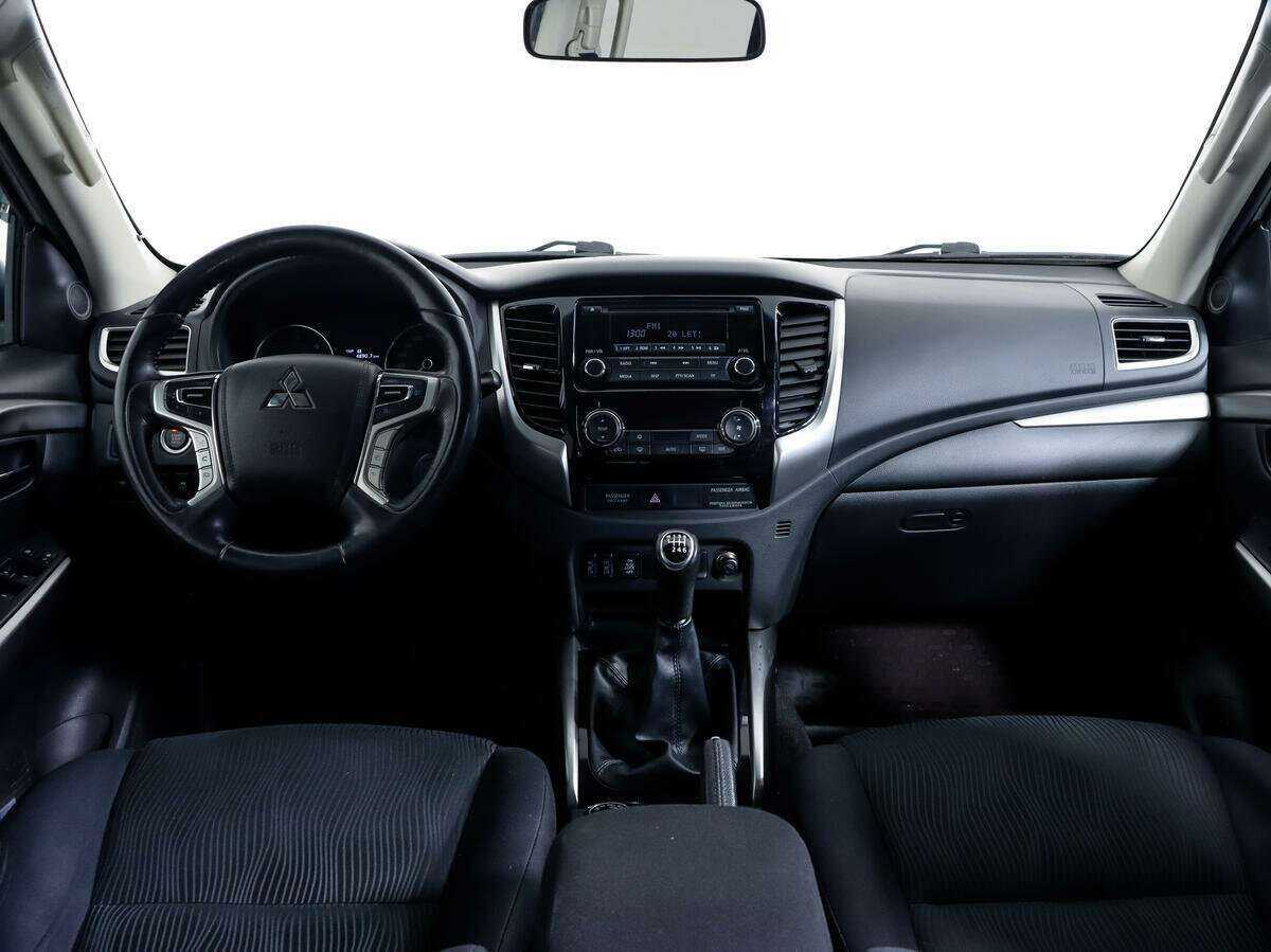 Mitsubishi Pajero Sport 2018 года с пробегом. Фото: #9