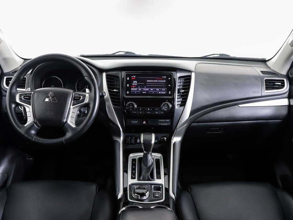 Mitsubishi Pajero Sport 2018 года с пробегом. Фото: #7