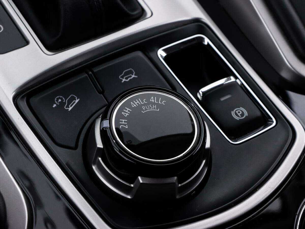 Mitsubishi Pajero Sport 2018 года с пробегом. Фото: #10