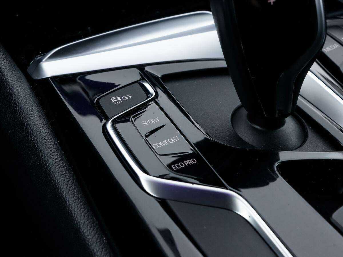 BMW 5 серии 2019 года с пробегом. Фото: #12