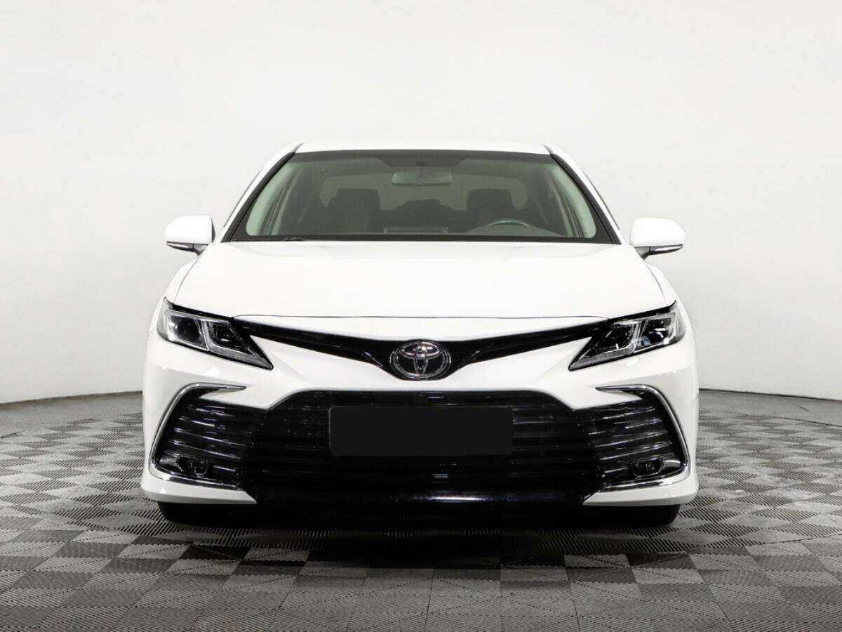 Toyota Camry 2021 года с пробегом. Фото: #1